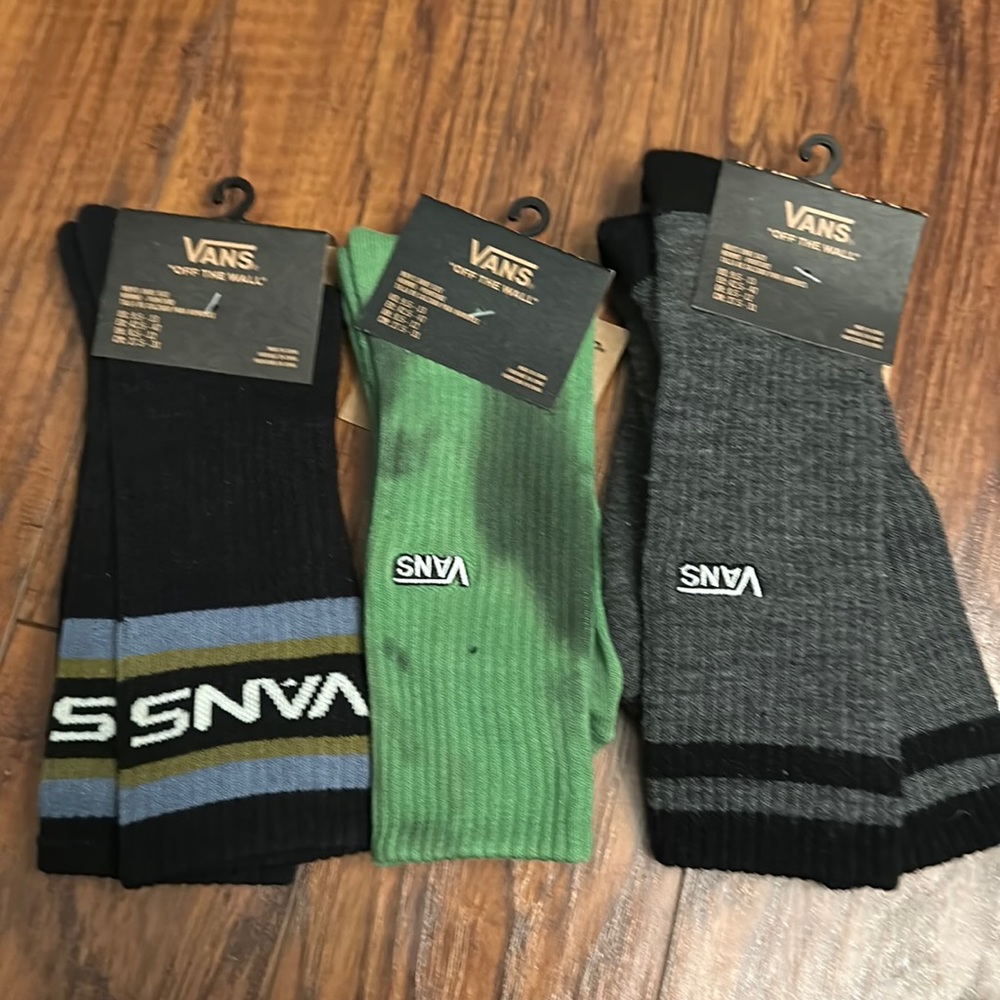 3 pairs of men’s vans socks (NWT)